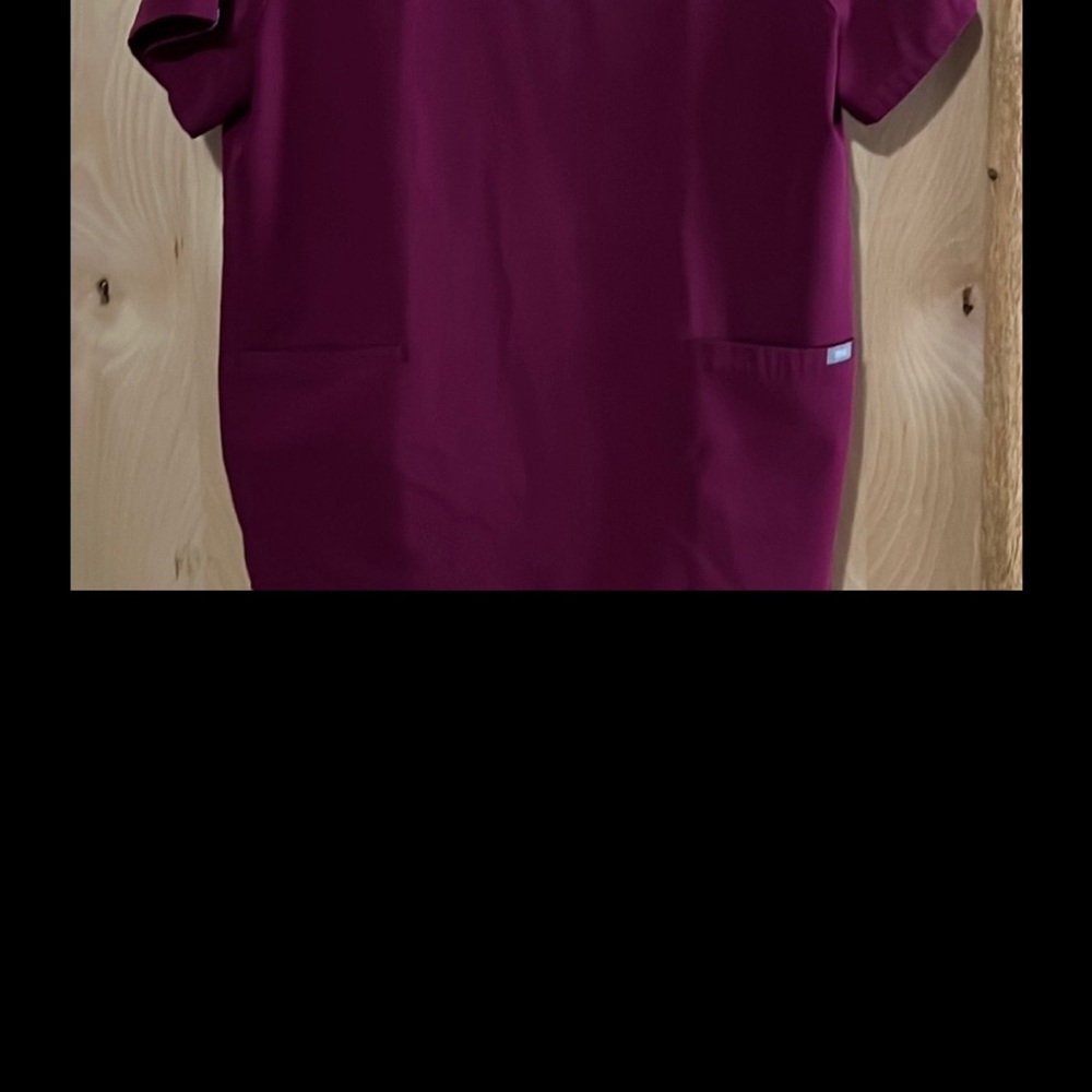 FIGS Women's Short Sleeve Scrub Top in Wine